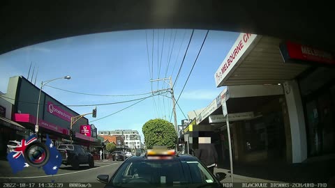 Aussiecams - Blackvue Dash Cam caught this taxi driver red handed keying this Porsche Cayenne