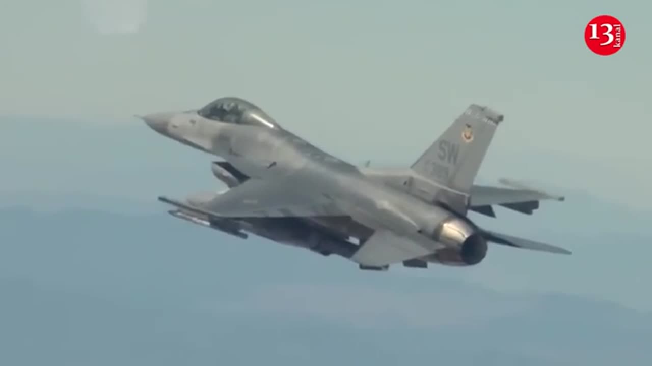 Ukraine uses new bomber drones for deep strikes on Russian military factories, airbases, routes .