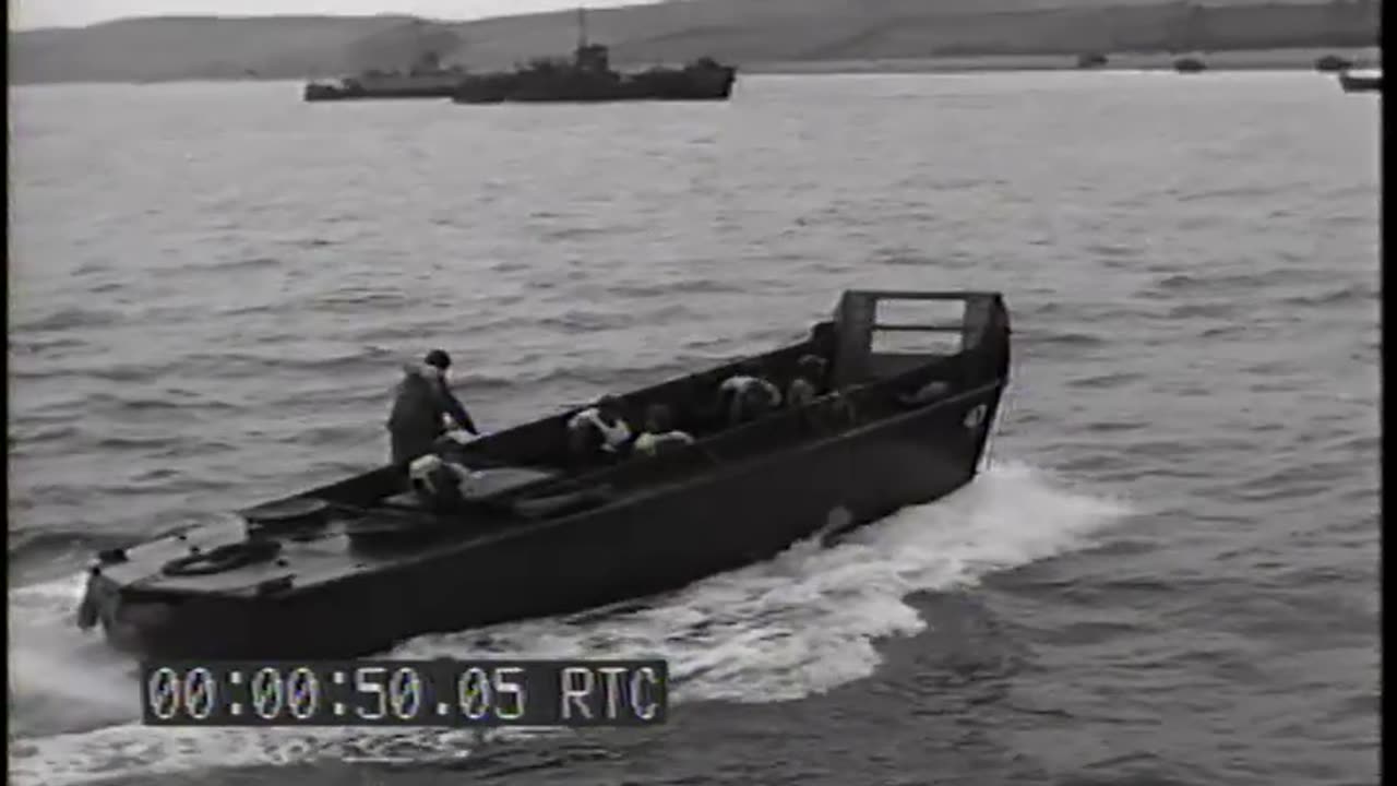 JOINT ARMY & NAVY A... - JOINT ARMY & NAVY AMPHIBIOUS MANEUVERS, SLAPTON SANDS, DEVON - 428-npc-1545