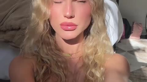 This tgirl to you here