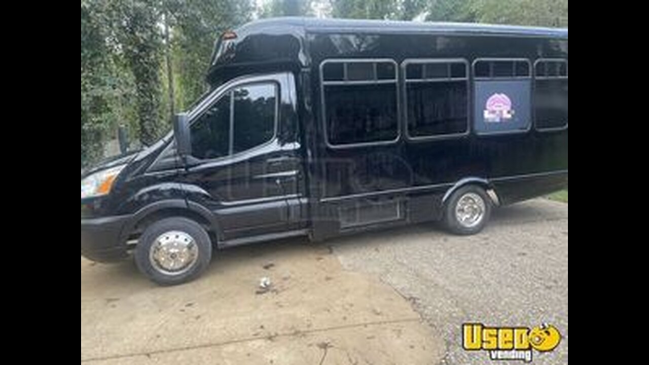 2015 Ford Transit Mobile Hair Salon / Mobile Barbershop Truck for Sale in Georgia!