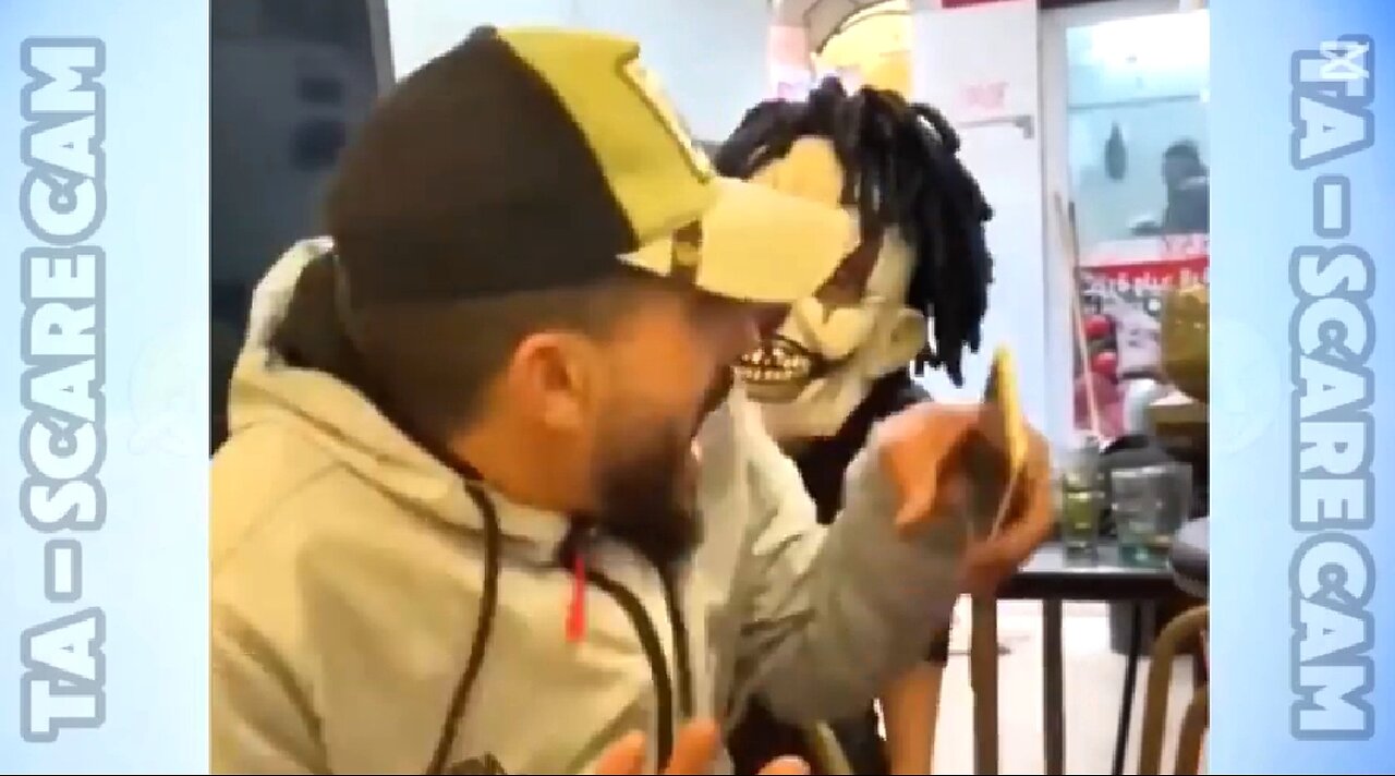 SCARE CAM PRANKS 2025 - FUNNY SCARE PRANK - JUMP SCARE - FUNNY COMPILATION 😂