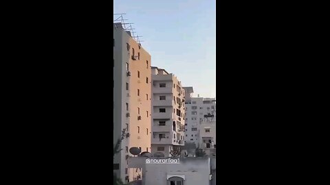 This is what the moment looked like when Burj Al-Ru'aya in Gaza City, which the IDF attacked, fell