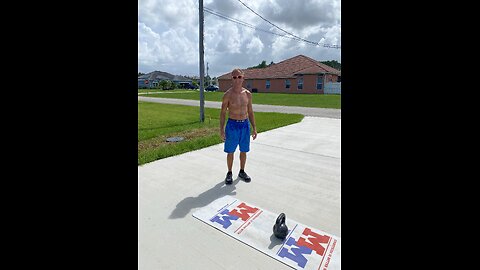 Kettlebell Gorilla Row