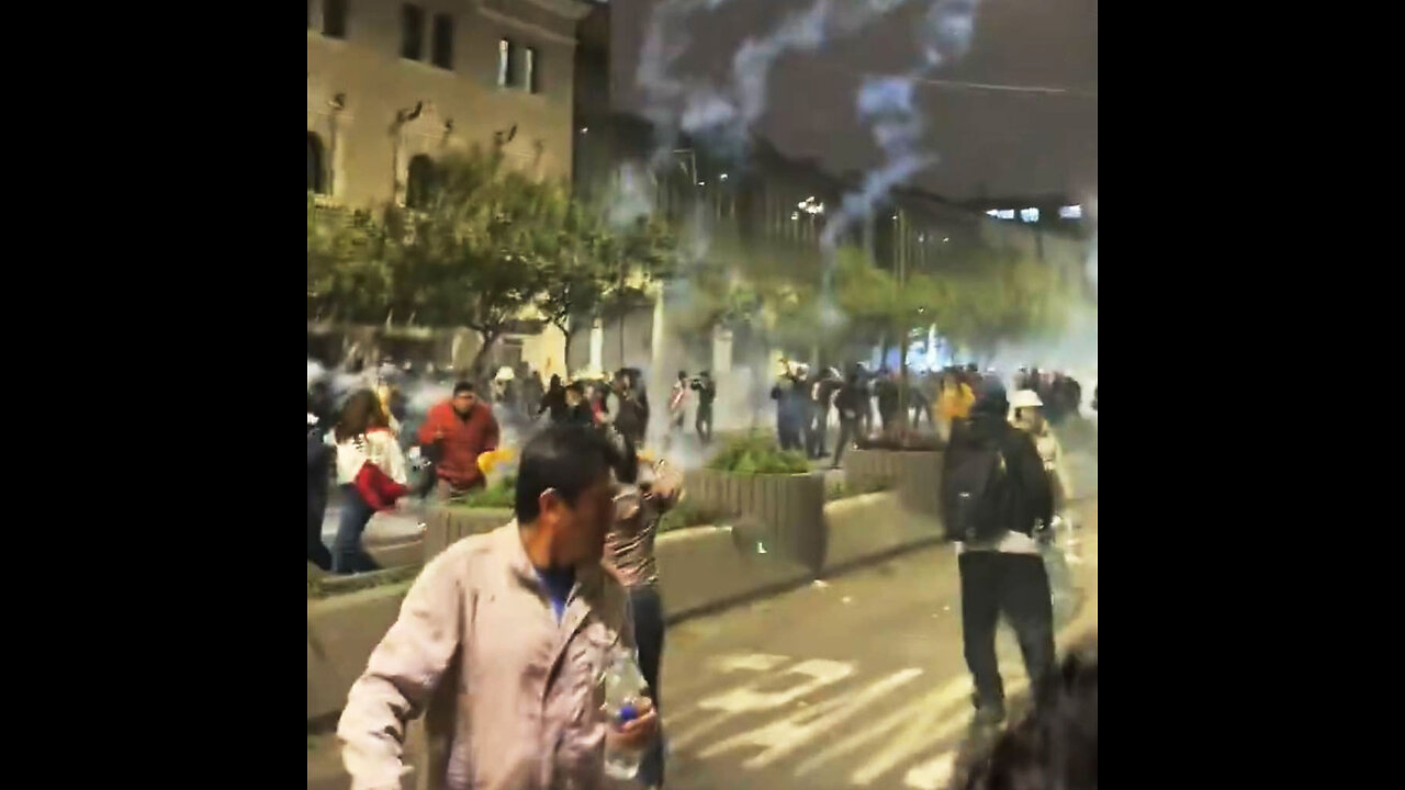 Protestas en Perú dejan un muerto y más de 100 heridos