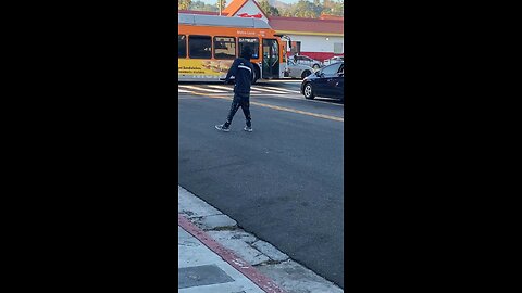 This dude's got better flow than my morning commute.