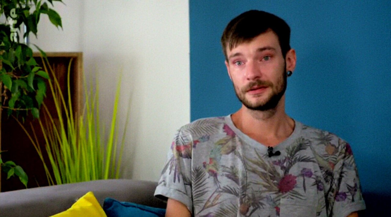 Pascal Mertens ist tot. Er nahm sich das Leben nachdem er zerstört wurde.