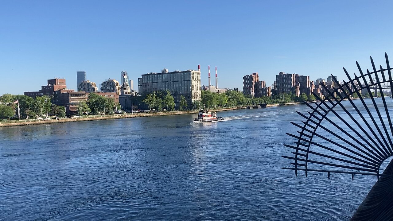 Walking Manhattan: Carl Schurz Park & East River Esplanade