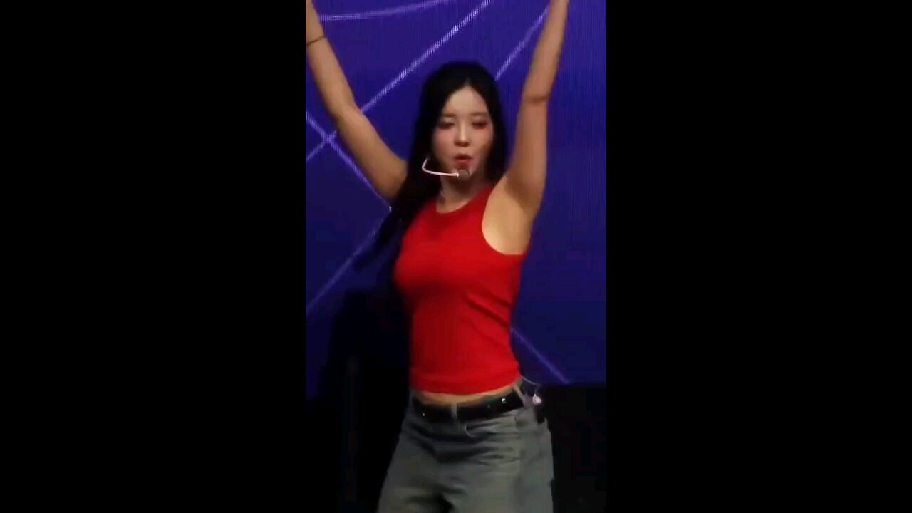케플러 다연 빨간 나시