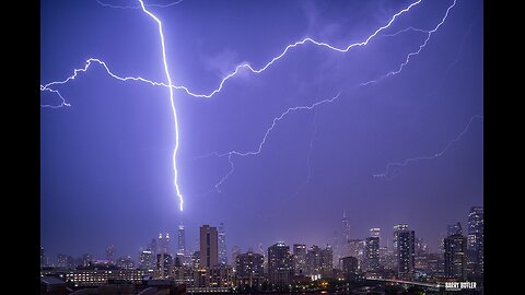 5" + rain hit Chicago in 90 min flooding rescues underway lightning struck John Hancock Center
