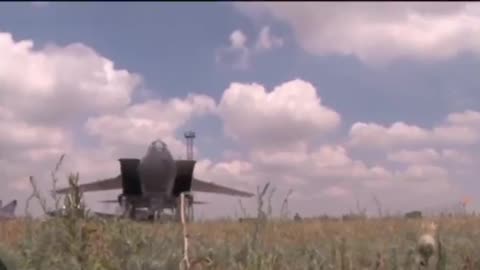 Footage of a MiG-31K launching a Kh-47M2 Kinzhal hypersonic aeroballistic missile.