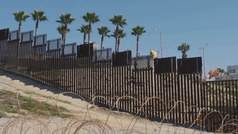 WHY MEXICANS IN MEXICO ARE BEGGING FOR TRUMPS HELP