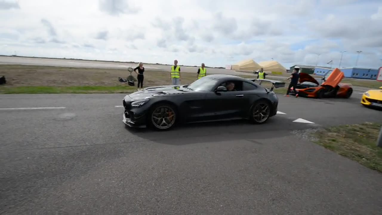 # 1576 - Ett varv på Bornholm Airport i 285 km/h.
