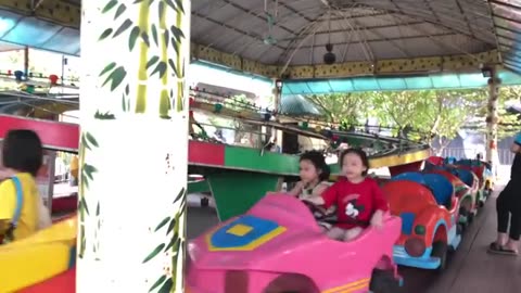 Ferris Wheel Fun: Amazing Views from the Top!