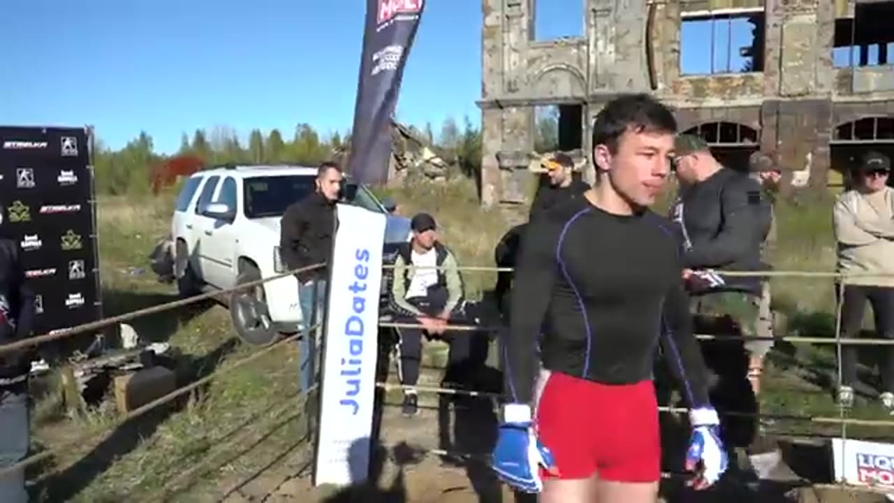 FIRED WRESTLER vs a WAITER! A quick fight!