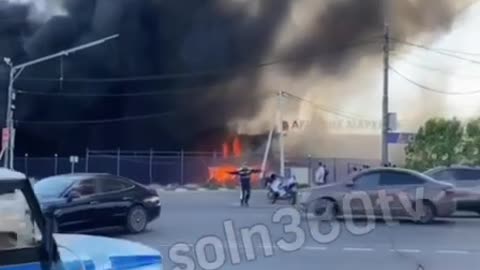🔥 A construction market in Solnechnogorsk, near Moscow, caught fire.