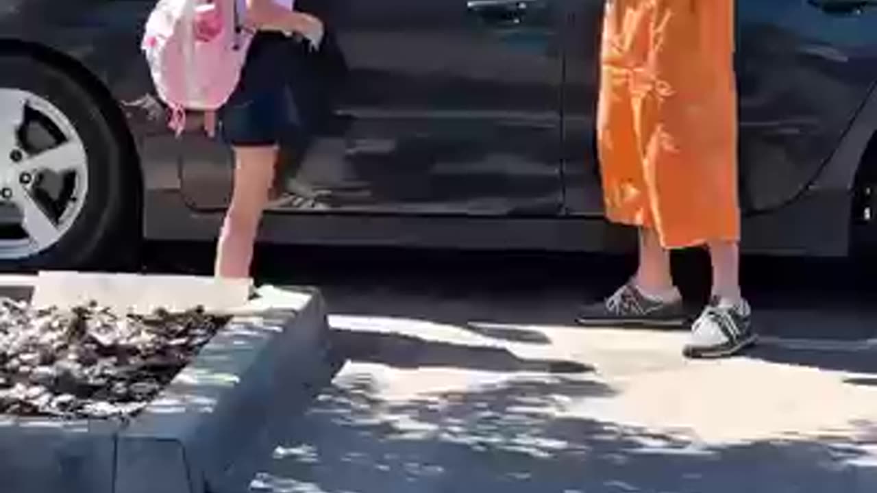 Must Watch: Man Uses Clever Trick With Tape to Save Dog Trapped in Hot Car! #kin