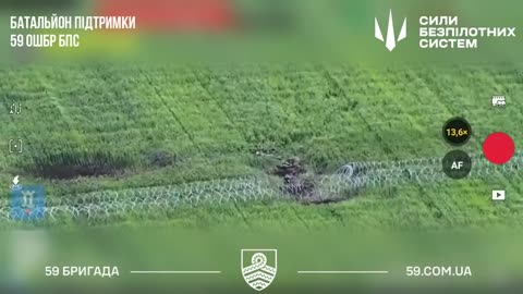 Russian Infantry Group Struggling to Get Through Wire