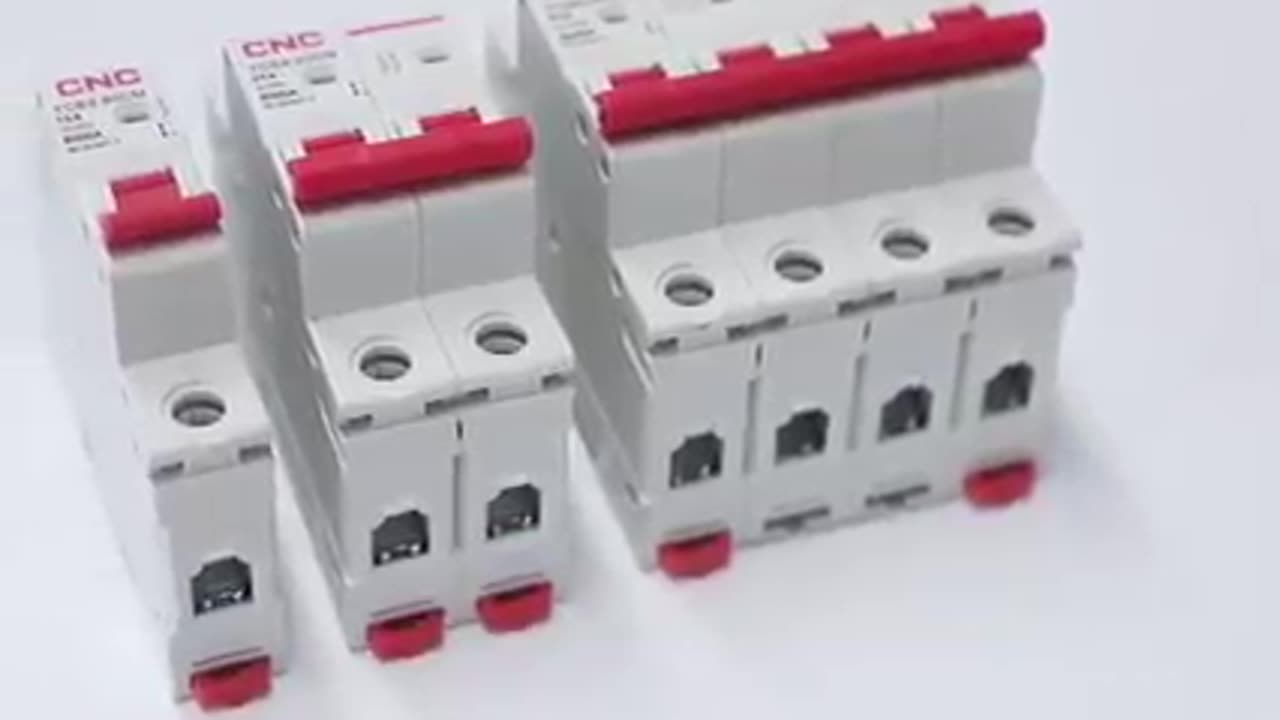 CNC DC 1500V Fuse with 1P Holder 20A Fuse – Overload & Short Circuit Protection