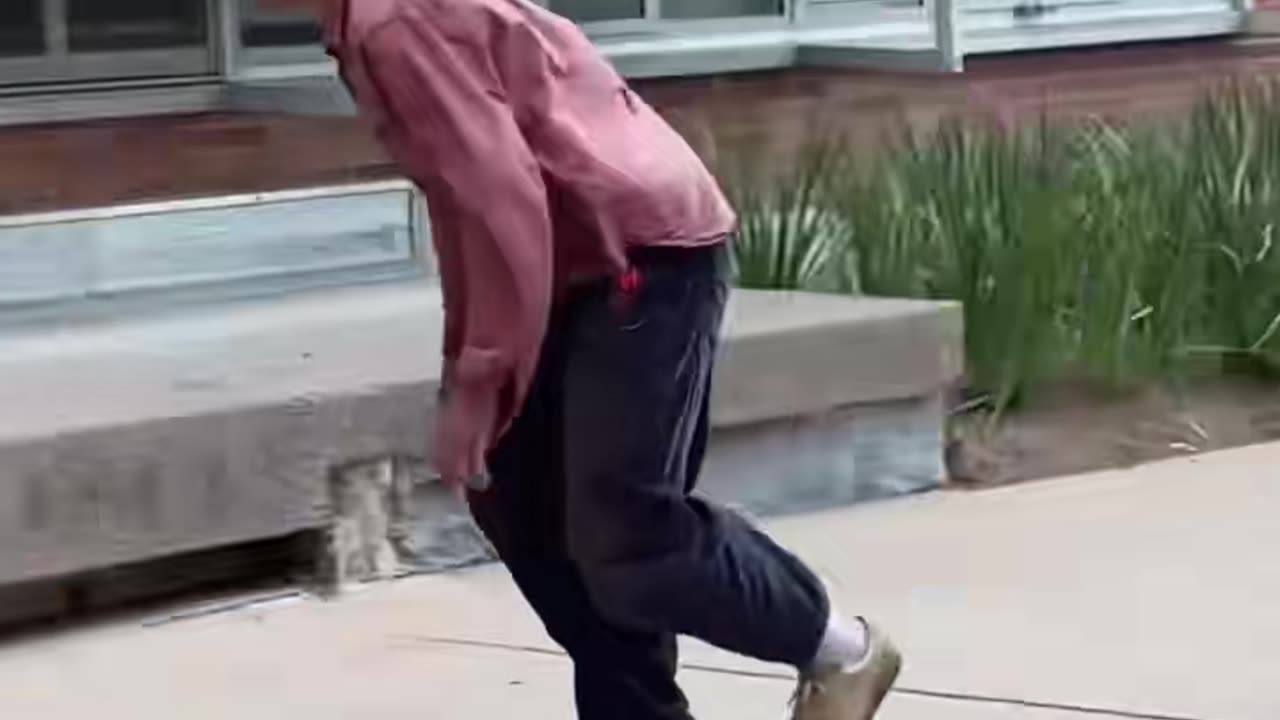 🤓🛹 Tom's Skating is High IQ! Skateboarding Genius! | SkateNation