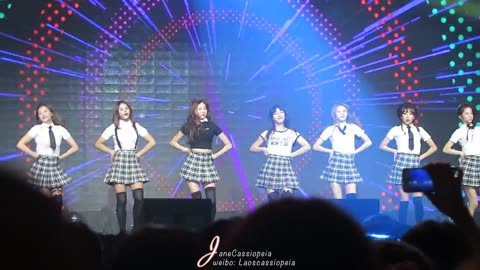 161125 CLC - 궁금해 Like, 2016 Feel Korea In Laos [FANCAM]