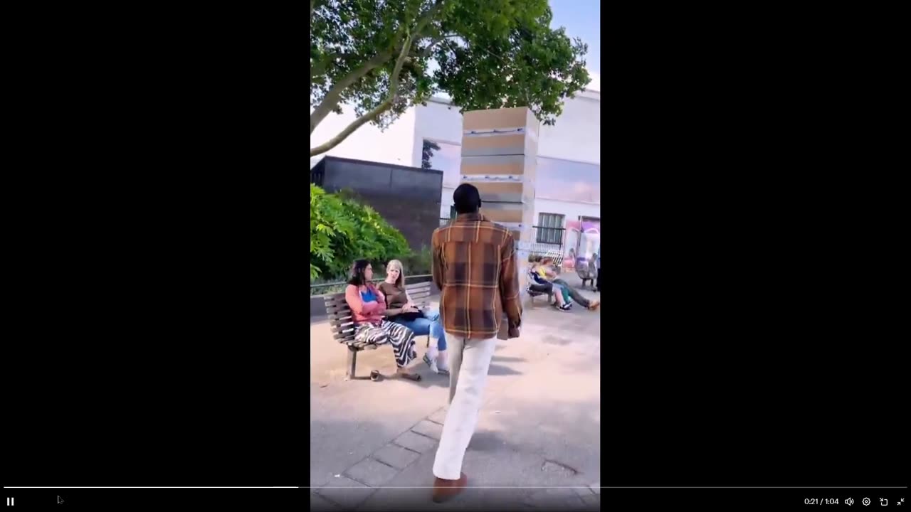 Humor - Quick smile - A prank that gets the same reaction from everyone