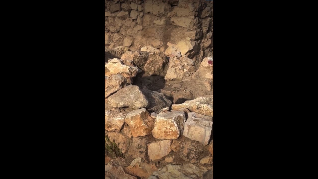 Shiloh Excavation [Day Four] *Fortification wall + storage rooms