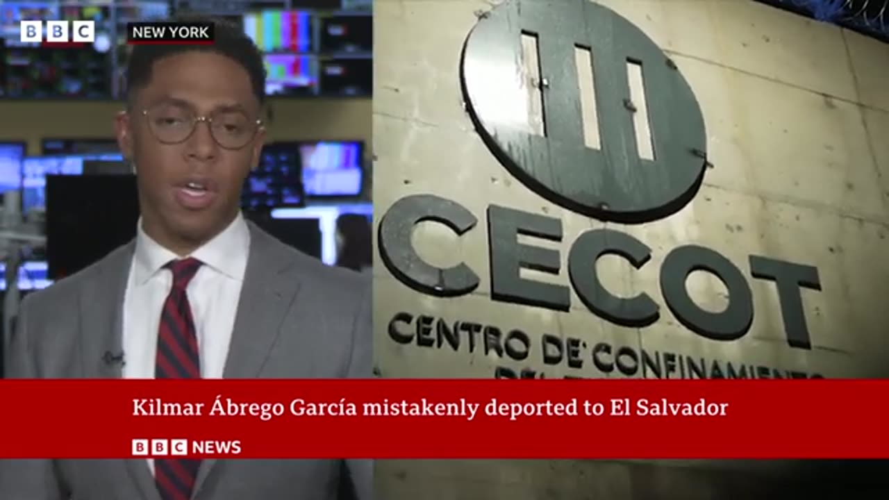 White House ordered to halt mass deportations