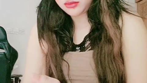 Kitna bhi Khubsurat Hai Bangladeshi beautiful item girls Nadia Khan bigo live shoe pat -1