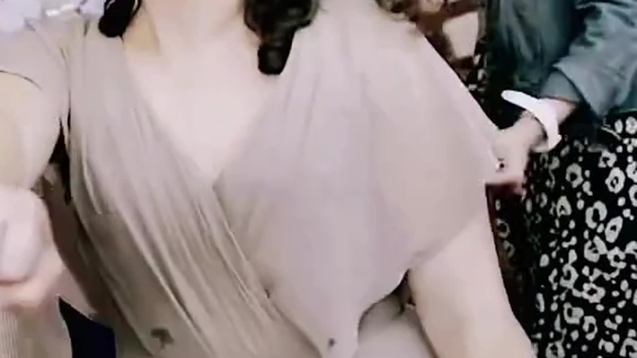 Buda Club techno Girls