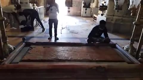500 Years of Lies-Secret Vault Under the Vatican Opened After 500 Years and It Holds Terrifying Discovery !