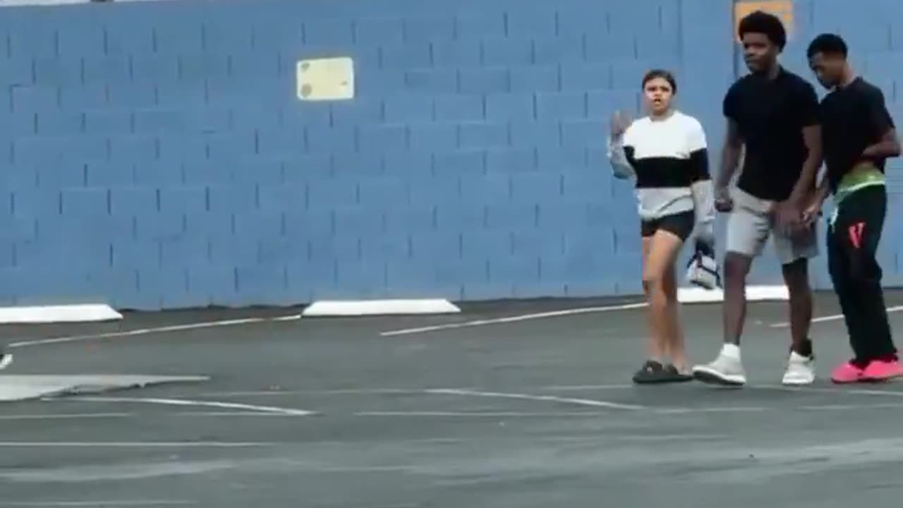 Mudshark gets a beating from negro