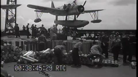 BOMBARDMENT OF SAIPA... - BOMBARDMENT OF SAIPAN, SHELL SPLASHES FROM NEAR MISSES, MEN - 428-npc-4432
