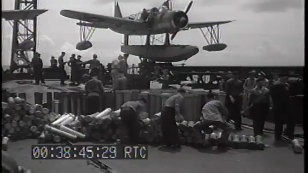 BOMBARDMENT OF SAIPA... - BOMBARDMENT OF SAIPAN, SHELL SPLASHES FROM NEAR MISSES, MEN - 428-npc-4432