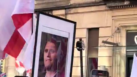 British patriots pay tribute to Charlie Kirk. They wanted to eliminate him, but they