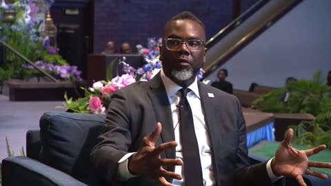 Chicago Mayor Brandon Johnson Admits he Practices Discrimination