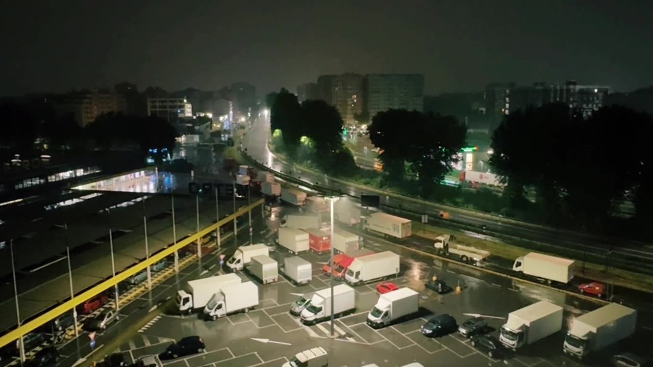 Midnight Heavy rain / mezzanotte Pioggia intensa