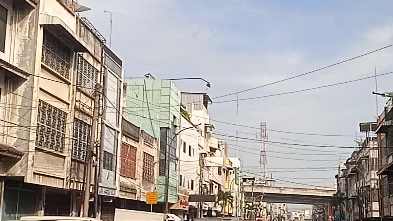 City Walk: Exploring the Streets and Urban Life
