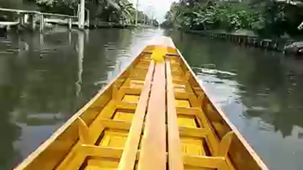Why Do These Boats Have Truck Engines?! 🤯🚤