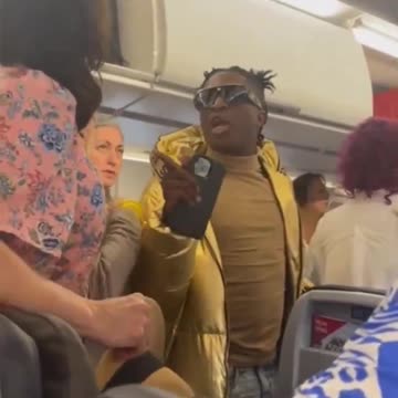 Karen says rules don't apply to her as she knocks over other passengers on airplane