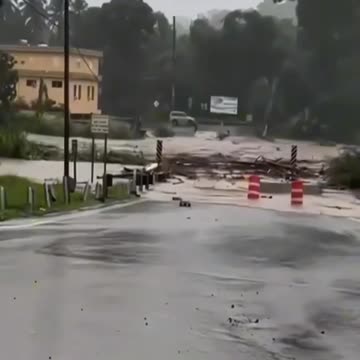 Flash floods hit Hunt, Texas, leaving 23 missing 😭😢🙏🇺🇸