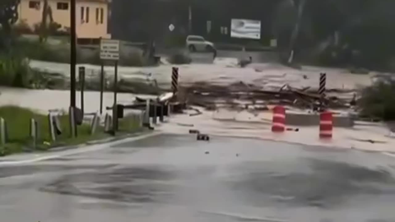 Flash floods hit Hunt, Texas, leaving 23 missing 😭😢🙏🇺🇸