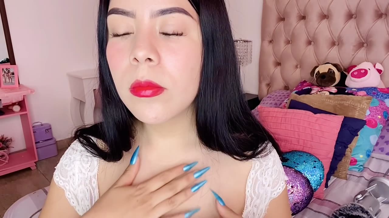 ✨ASMR ACARICIANDO MI CUERP0✨