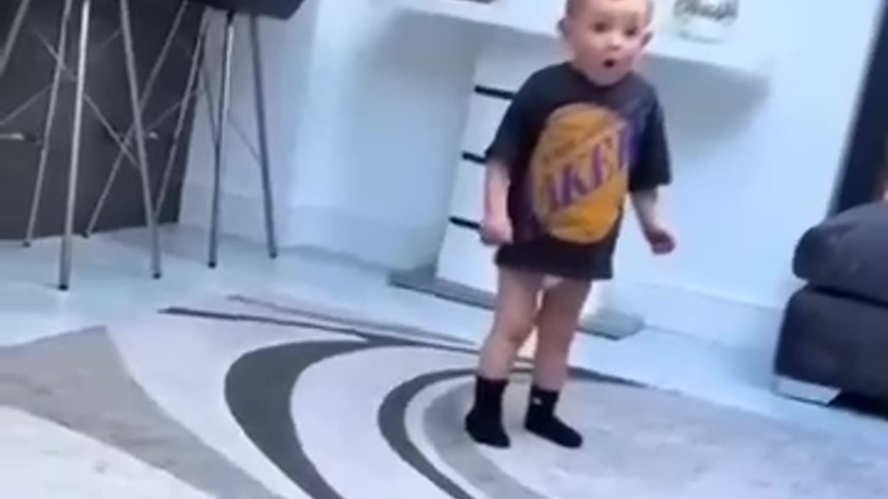 Funny baby 🤣🤣