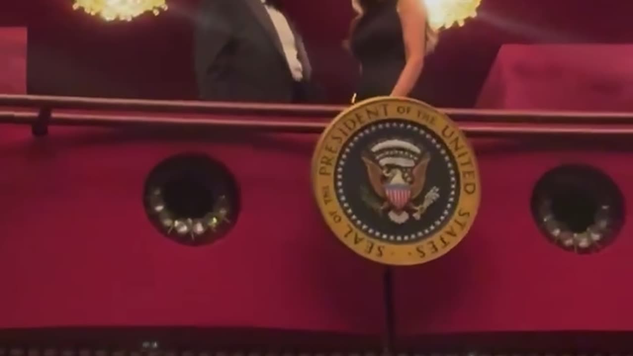 Kennedy Center audience chants USA for POTUS and FLOTUS