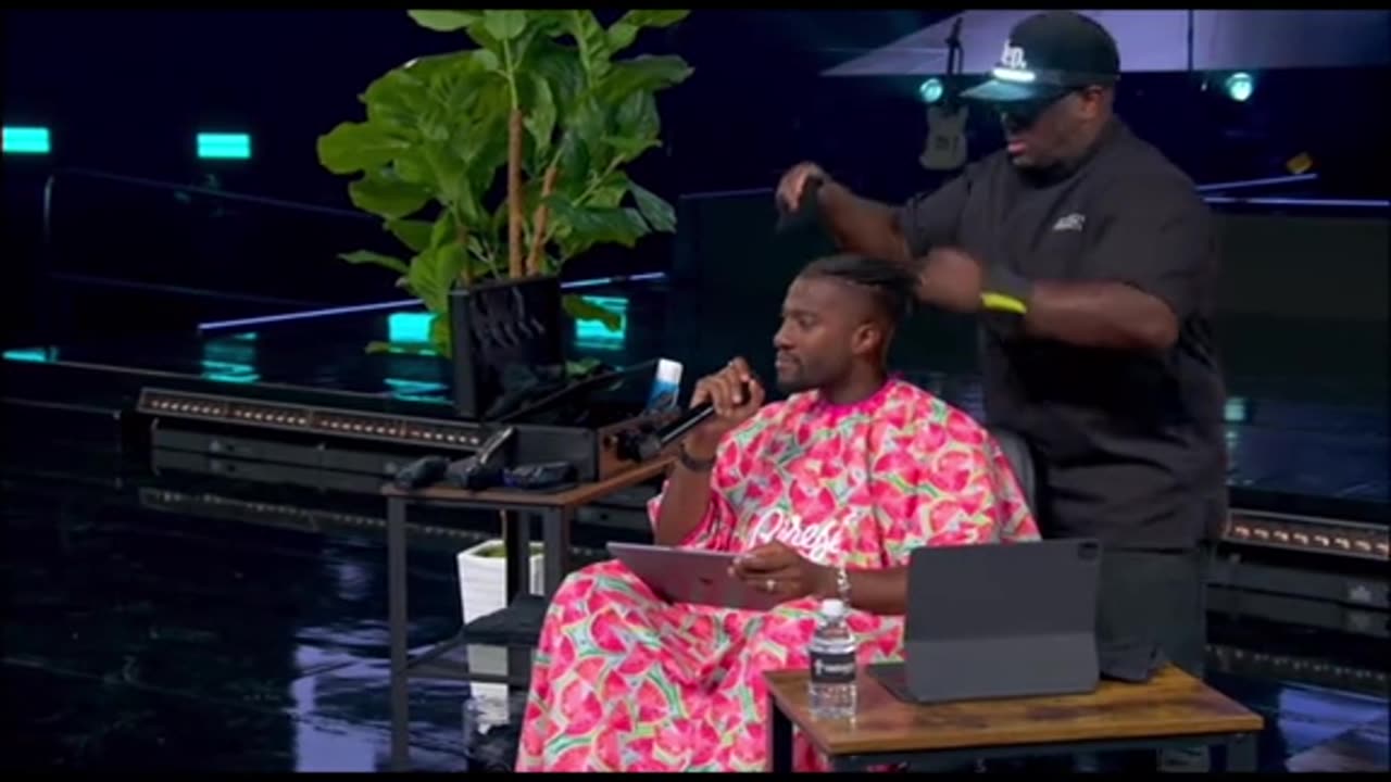 When your barber is only available on Sundays at 9:45am 😬💈✂️ #barber #carltonpearsonlegacy