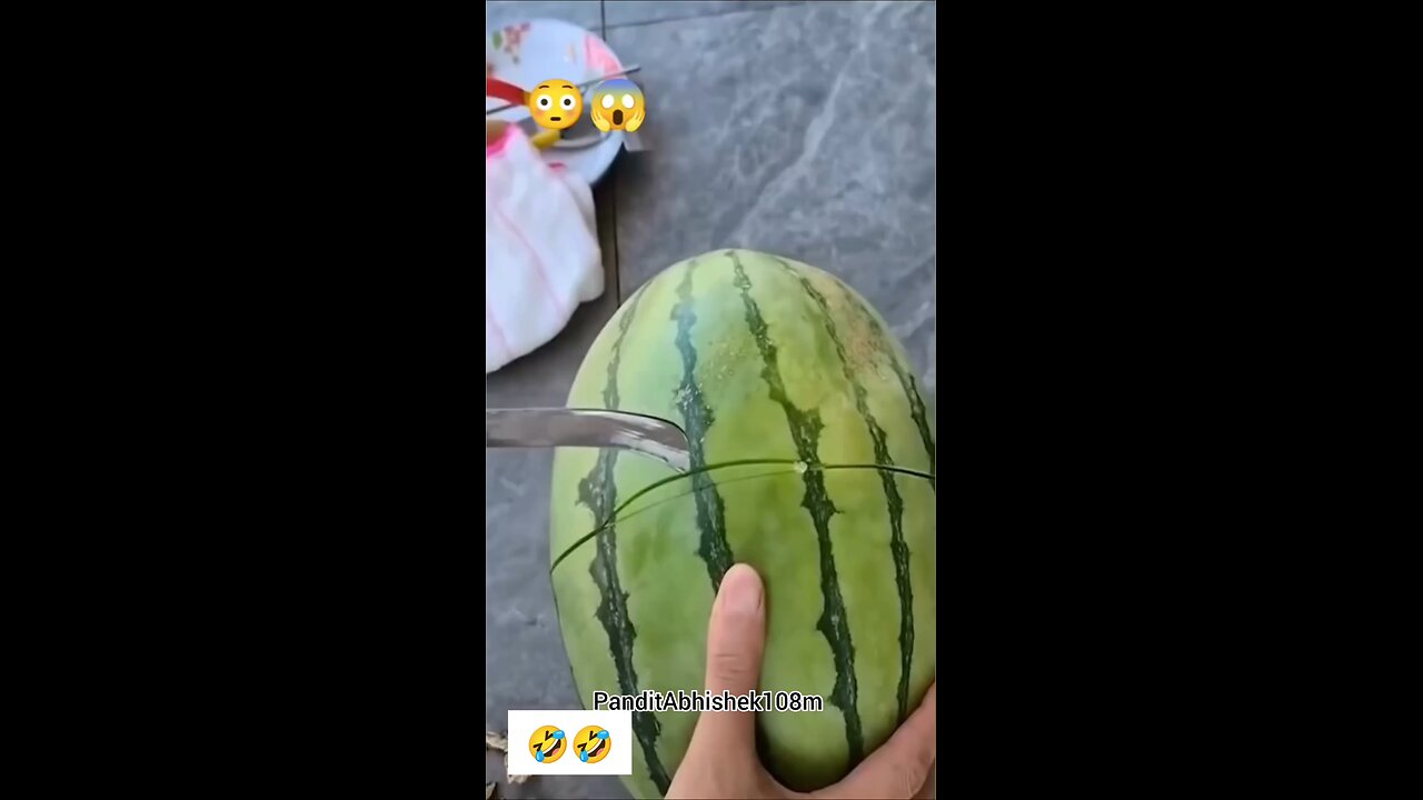 ये क्या निकल गया 🤣