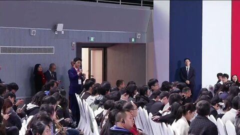 UNSEEN MOMENTS: Macron Sparks Excitement as He Greets Students in Chengdu! |