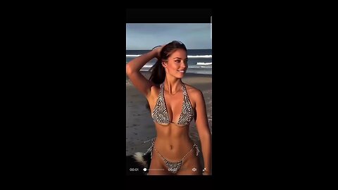 Hot bikini girls
