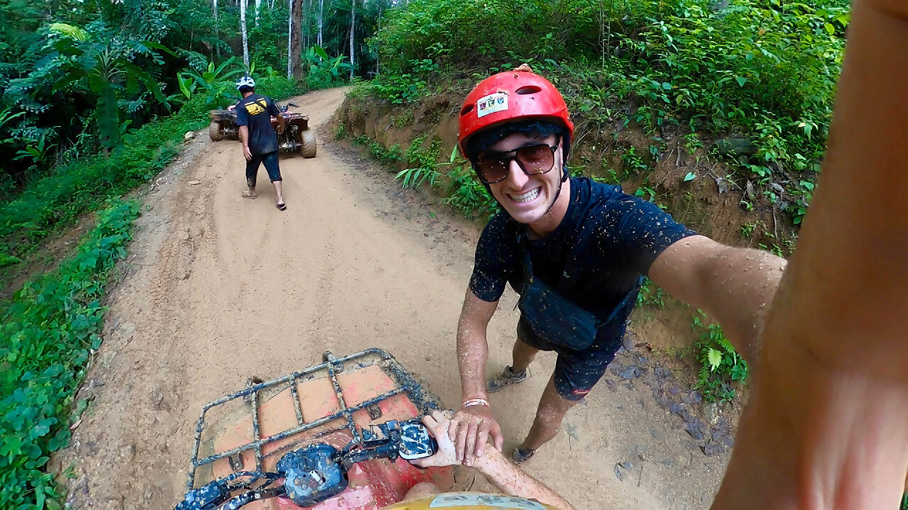 How a pro drifter drives an ATV in Thailand